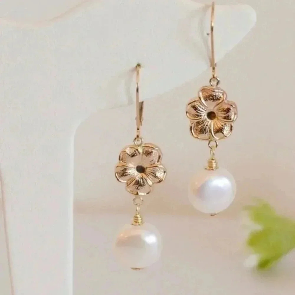 Coin Shape Freshwater Pearl,Dangle Earring,Gold Filled,Wedding Earring,Flowers - Picture 3 of 4